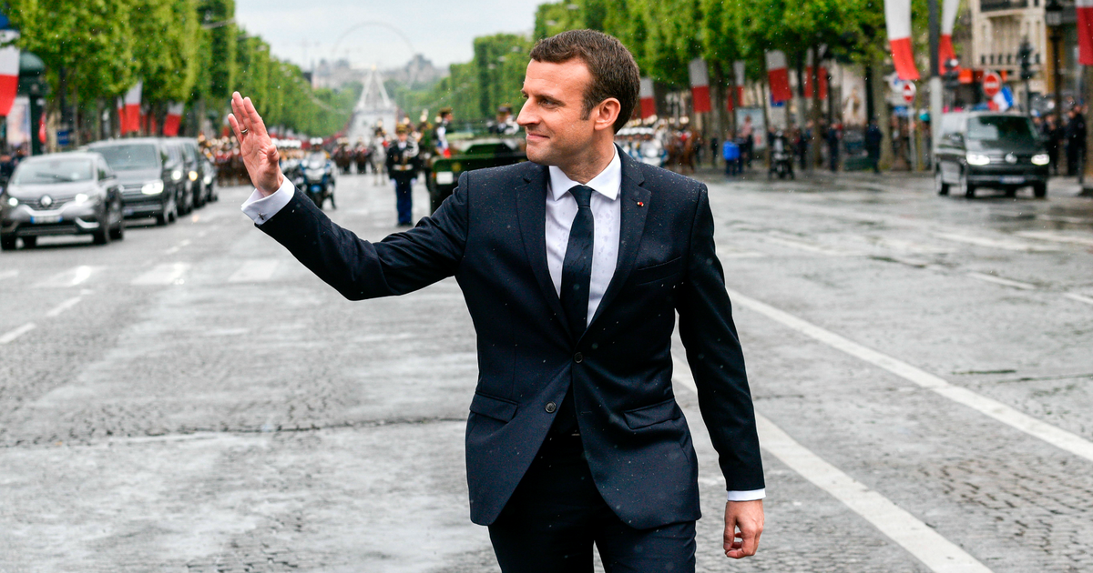 Costume sur mesure d'Emmanuel Macron